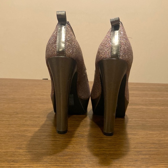 It’s ok pump heels. Multi color rhinestone - Picture 3 of 6